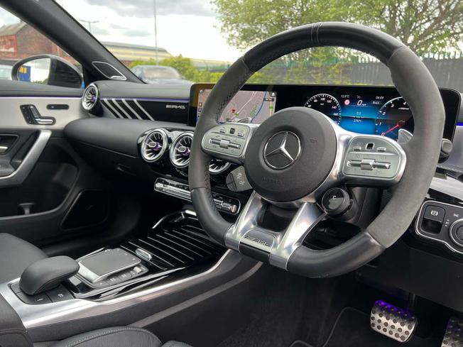 MERCEDES-BENZ CLA Class Photo 24
