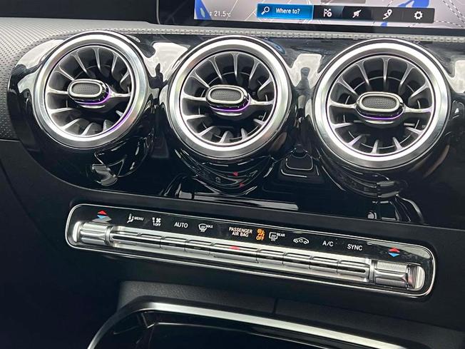 MERCEDES-BENZ CLA Class Photo 39