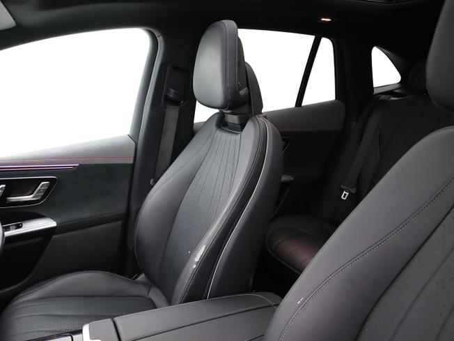 MERCEDES-BENZ EQE Photo 17
