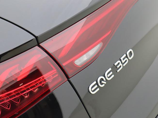 MERCEDES-BENZ EQE Photo 26