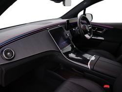 MERCEDES-BENZ EQE Photo 3