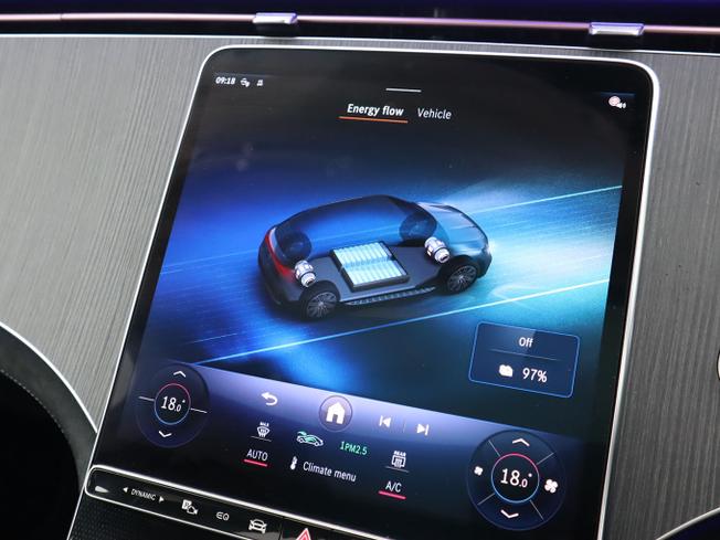 MERCEDES-BENZ EQE Photo 35