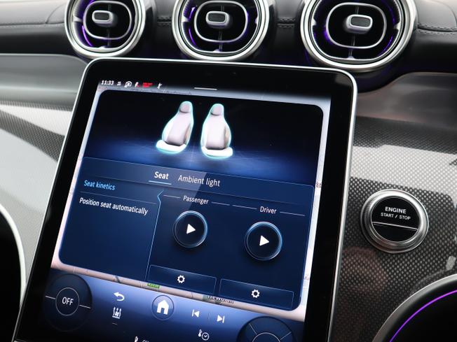 MERCEDES-BENZ GLC Photo 26