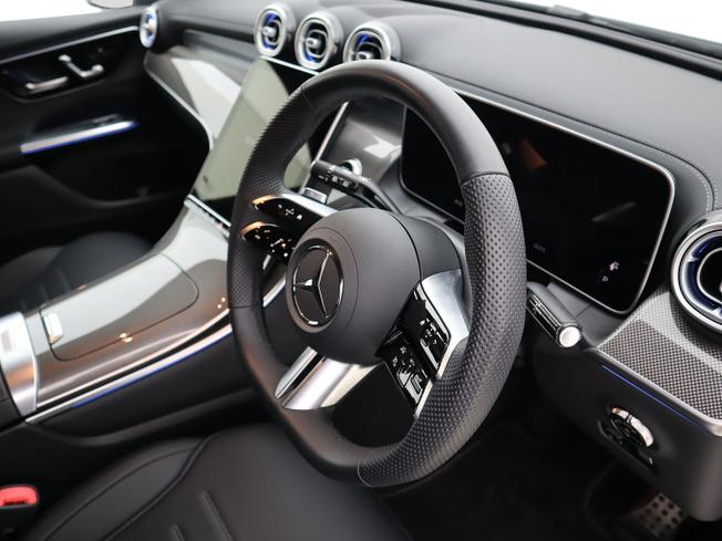 MERCEDES-BENZ GLC Photo 12