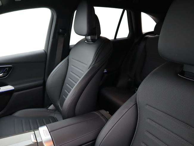 MERCEDES-BENZ GLC Photo 16