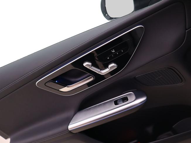 MERCEDES-BENZ GLC Photo 20