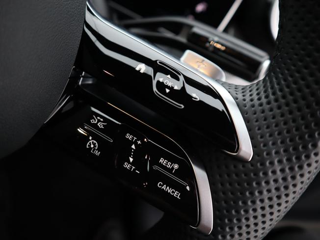 MERCEDES-BENZ GLC Photo 25
