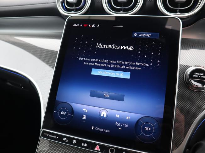 MERCEDES-BENZ GLC Photo 28