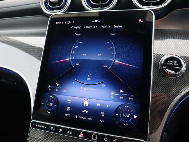 MERCEDES-BENZ GLC Photo 36