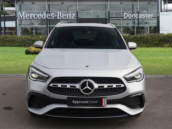 MERCEDES-BENZ GLA Photo 10
