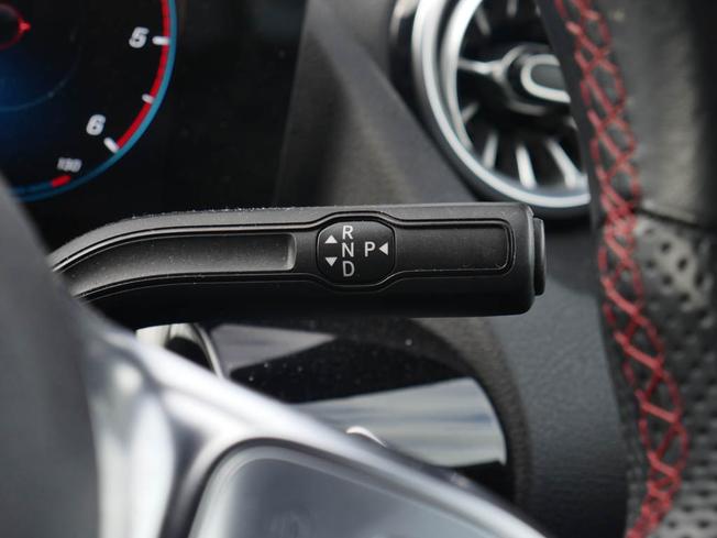 MERCEDES-BENZ GLA Photo 14