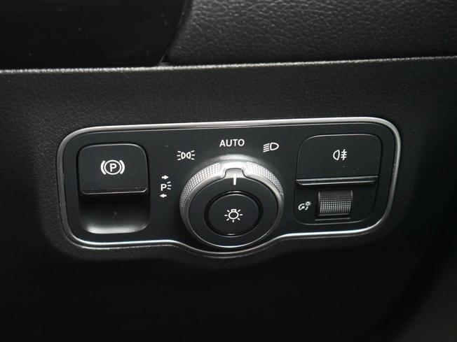MERCEDES-BENZ GLA Photo 15