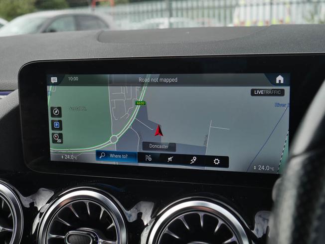 MERCEDES-BENZ GLA Photo 19