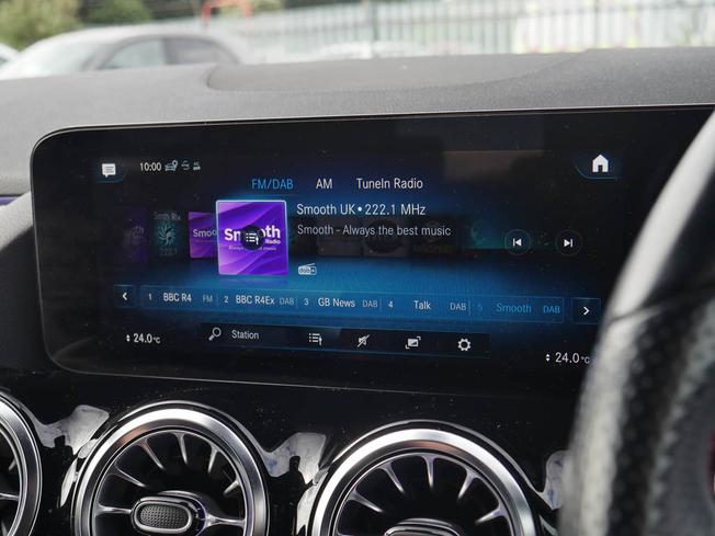 MERCEDES-BENZ GLA Photo 20