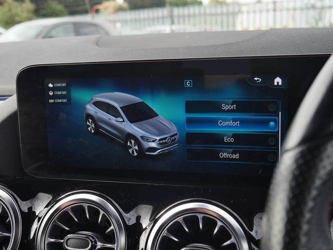 MERCEDES-BENZ GLA Photo 27