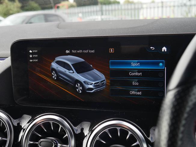 MERCEDES-BENZ GLA Photo 28