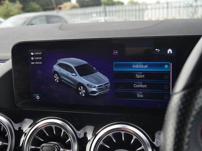 MERCEDES-BENZ GLA Photo 29