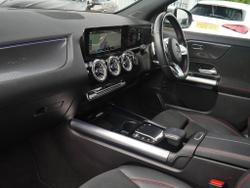 MERCEDES-BENZ GLA Photo 3