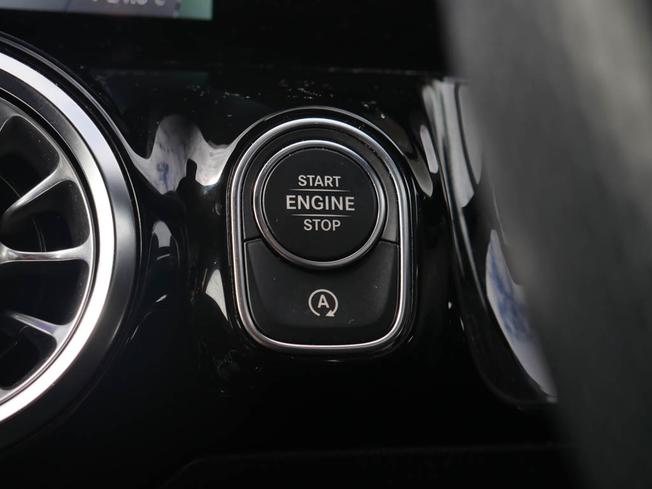 MERCEDES-BENZ GLA Photo 32