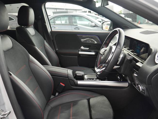 MERCEDES-BENZ GLA Photo 33