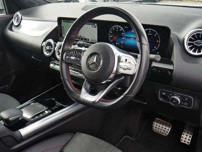 MERCEDES-BENZ GLA Photo 35