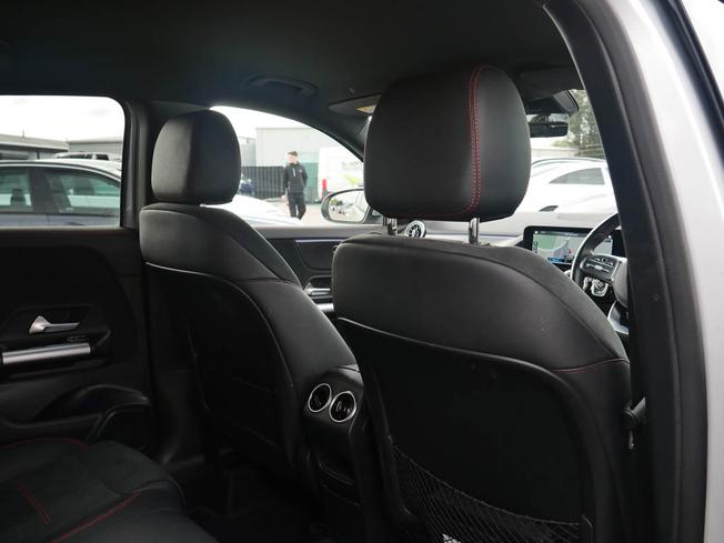 MERCEDES-BENZ GLA Photo 36
