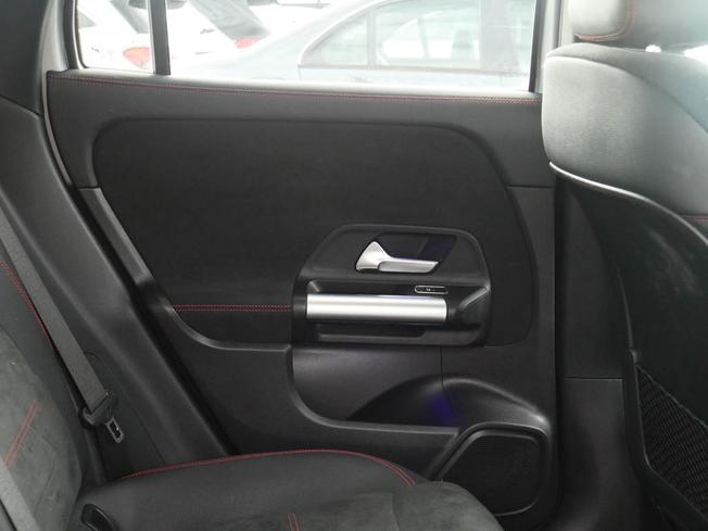 MERCEDES-BENZ GLA Photo 37