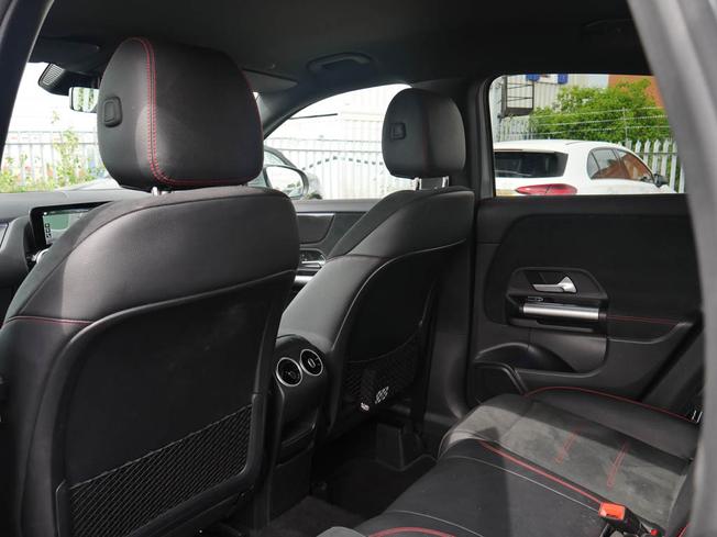 MERCEDES-BENZ GLA Photo 39