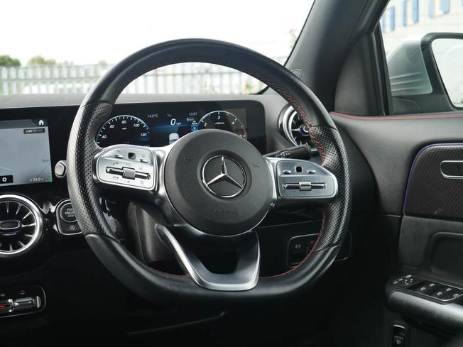 MERCEDES-BENZ GLA Photo 41