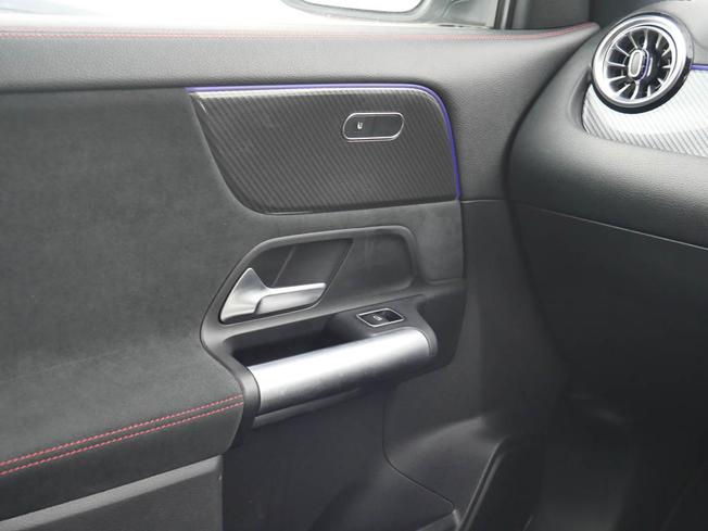 MERCEDES-BENZ GLA Photo 43