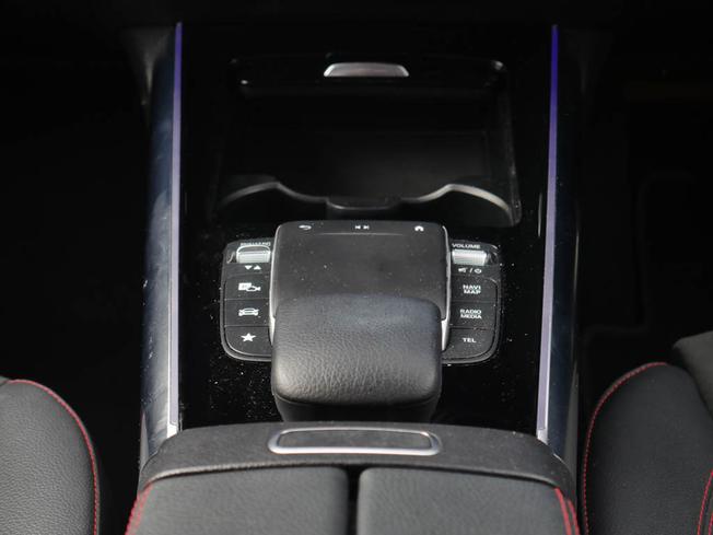 MERCEDES-BENZ GLA Photo 44