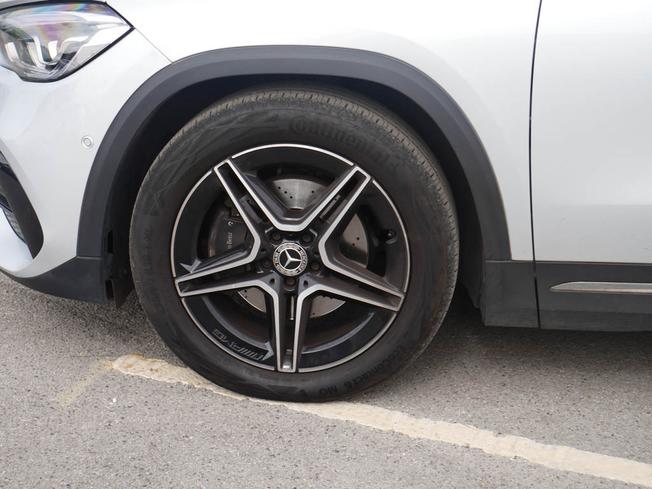 MERCEDES-BENZ GLA Photo 6