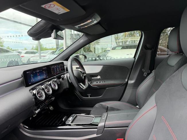MERCEDES-BENZ A Class Photo 43