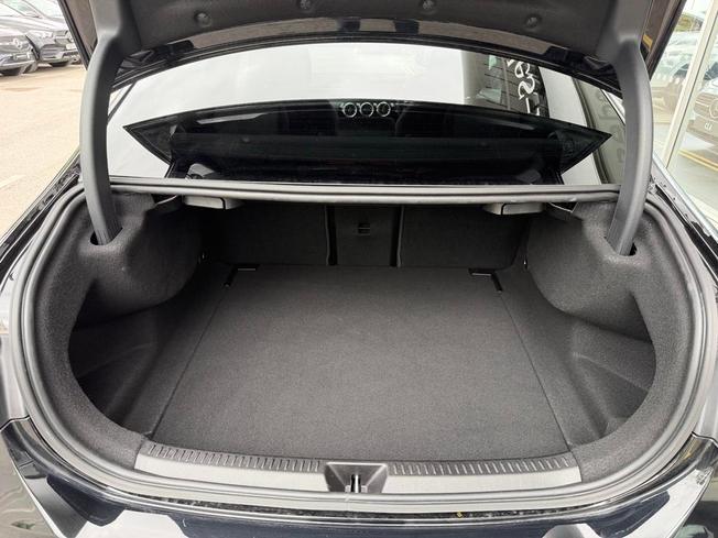 MERCEDES-BENZ A Class Photo 8