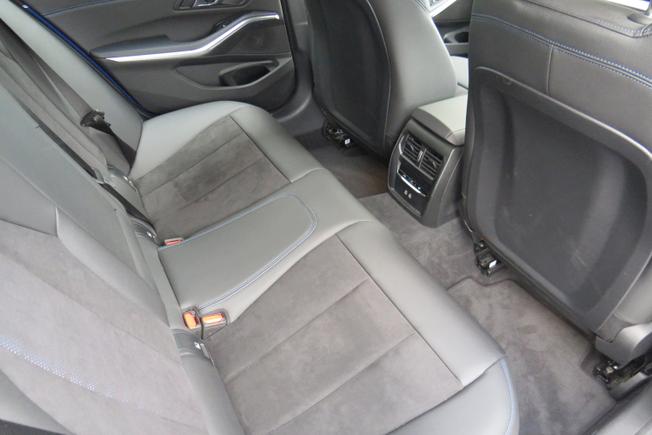 BMW 3 Series Photo 18