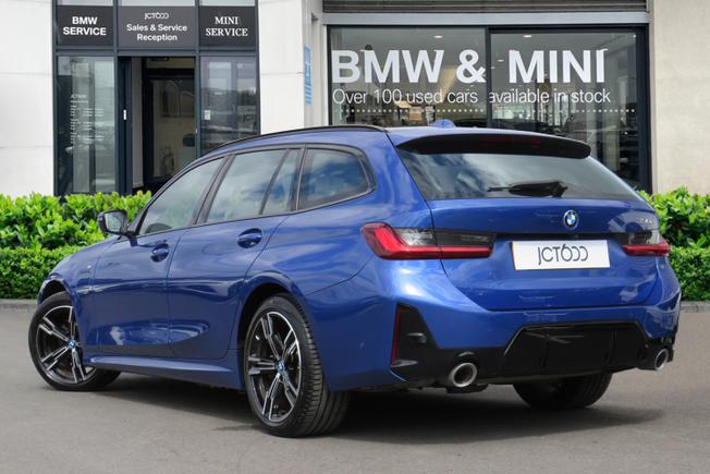 BMW 3 Series Photo 2