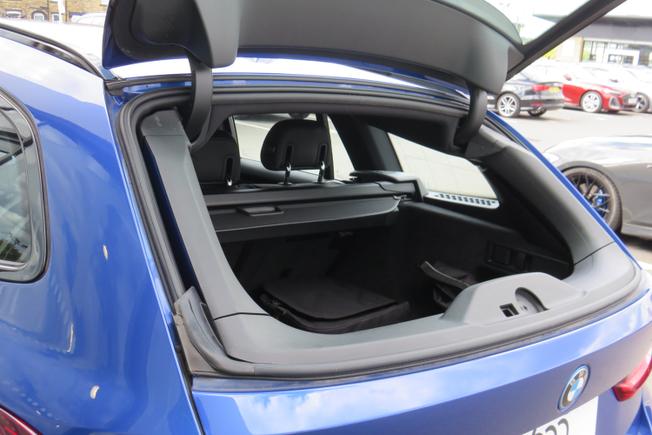 BMW 3 Series Photo 21