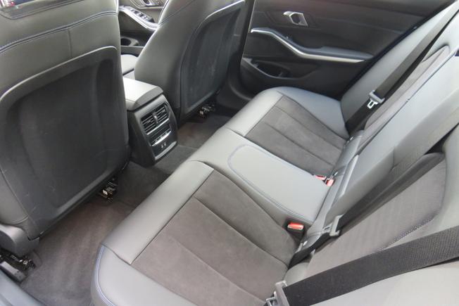 BMW 3 Series Photo 25