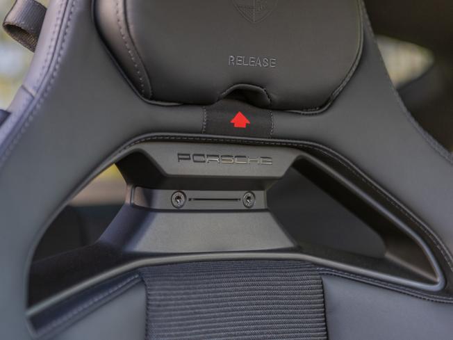 PORSCHE 911 Photo 14