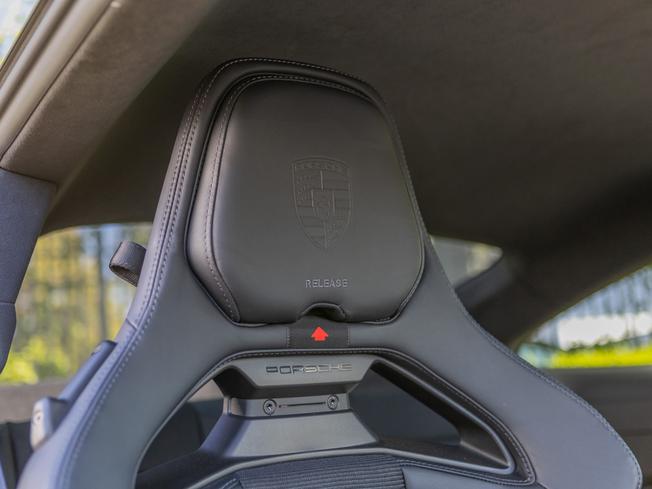 PORSCHE 911 Photo 15
