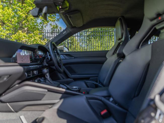 PORSCHE 911 Photo 3