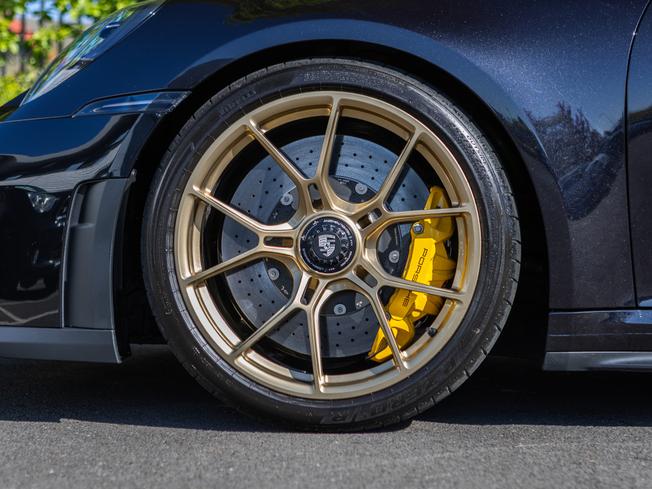 PORSCHE 911 Photo 4