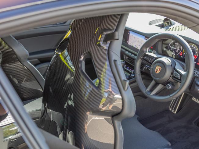 PORSCHE 911 Photo 9