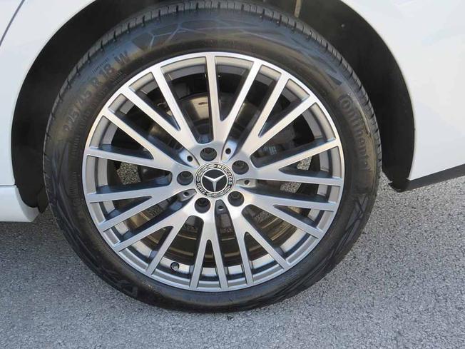 MERCEDES-BENZ CLA Class Photo 14