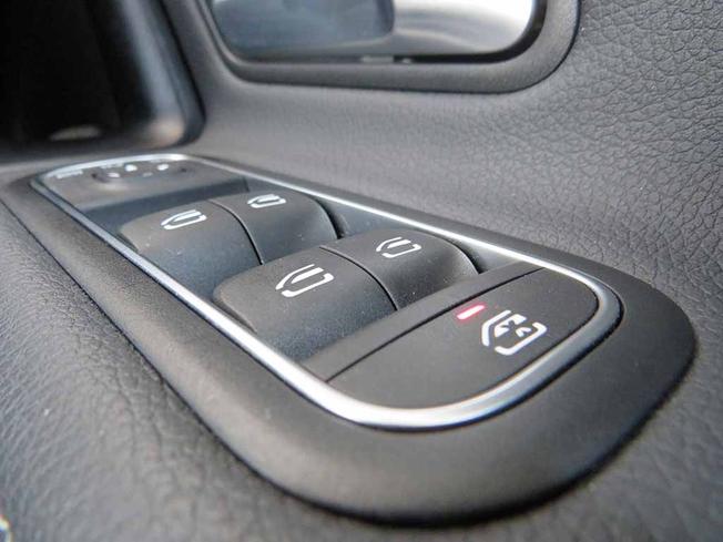 MERCEDES-BENZ CLA Class Photo 25