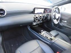 MERCEDES-BENZ CLA Class Photo 3