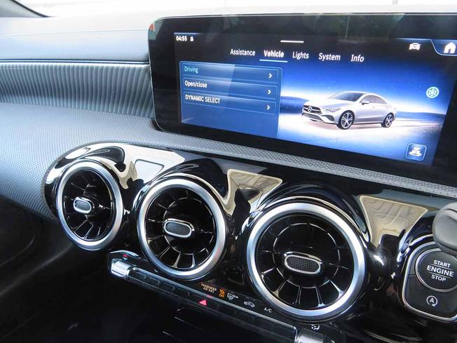 MERCEDES-BENZ CLA Class Photo 39