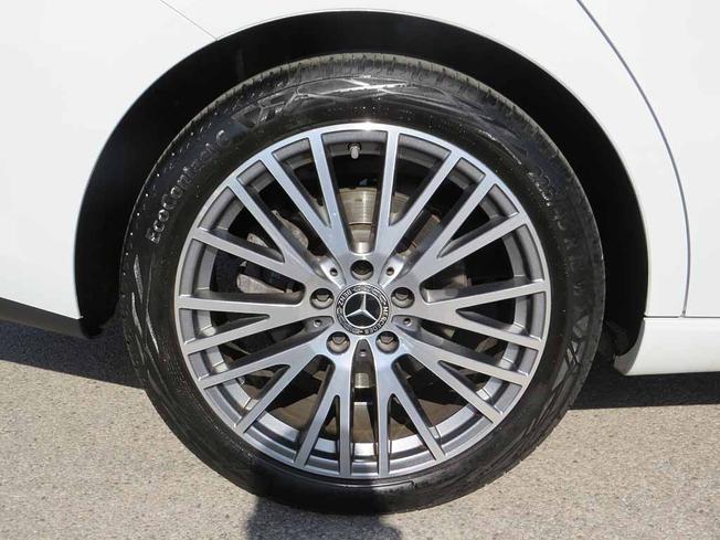 MERCEDES-BENZ CLA Class Photo 6