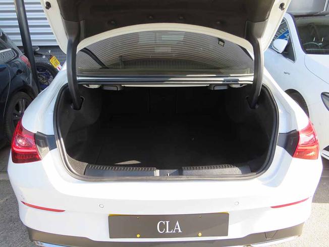 MERCEDES-BENZ CLA Class Photo 9