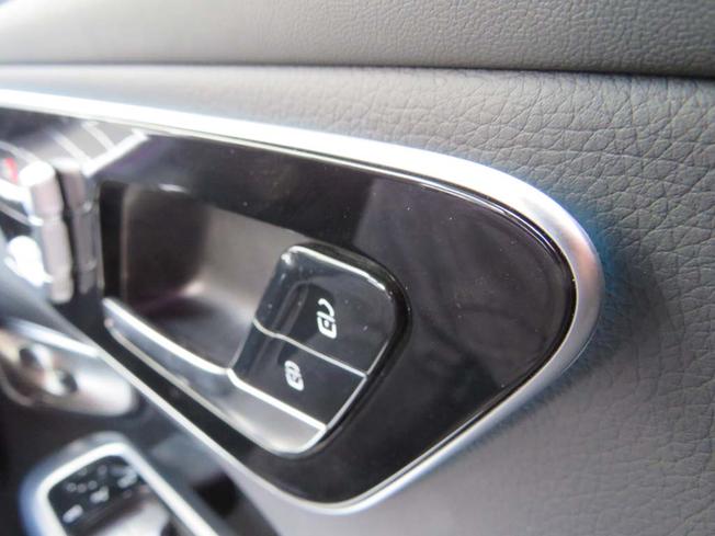 MERCEDES-BENZ Glc Photo 30